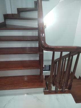 Bán nhà 318 đường Đê La Thành, Hào Nam DT 35m2 x 5 T lô góc 3 mặt thoáng giá 4,8 tỷ