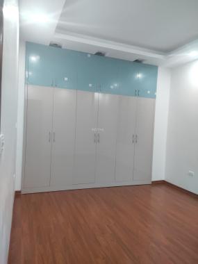 Bán nhà 318 đường Đê La Thành, Hào Nam DT 35m2 x 5 T lô góc 3 mặt thoáng giá 4,8 tỷ