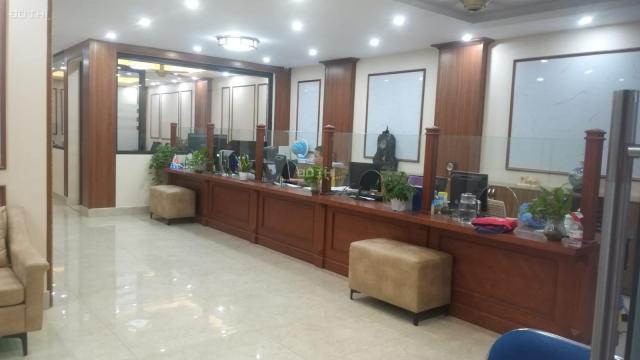 Tòa văn phòng kinh doanh Phú Diễn DT 145m2 9T giá 30 tỷ