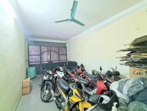 Nhà mặt phố 8/3, kinh doanh sầm uất, 98m2, MT 4m, giá 16 tỷ, 0867195893