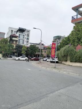 Bán 210m2 đất mặt phố Văn Hội, Bắc Từ Liêm, ô tô tránh, vỉa hè. Giá 19.2 tỷ
