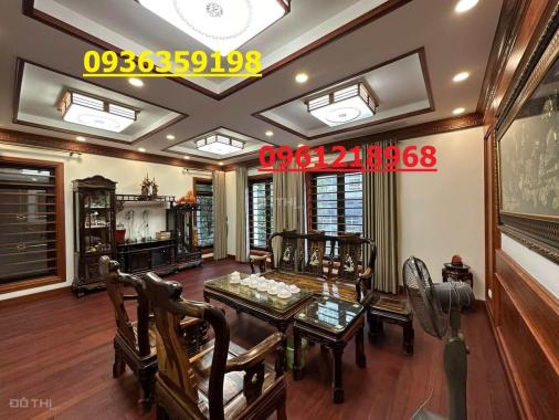 Cần bán gấp căn nhà biệt thự khu víp Tân Hoàng Minh Nguyễn Văn Huyên Quan Hoa Cầu Giấy dt 168 m2