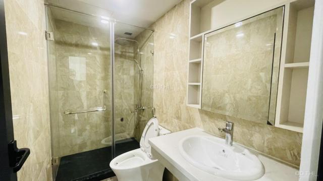 Ngõ thông kinh doanh 38m2x6T thang máy, NT hiện đại, sang trọng Lạc Long Quân, Tây Hồ giá 6,8 tỷ