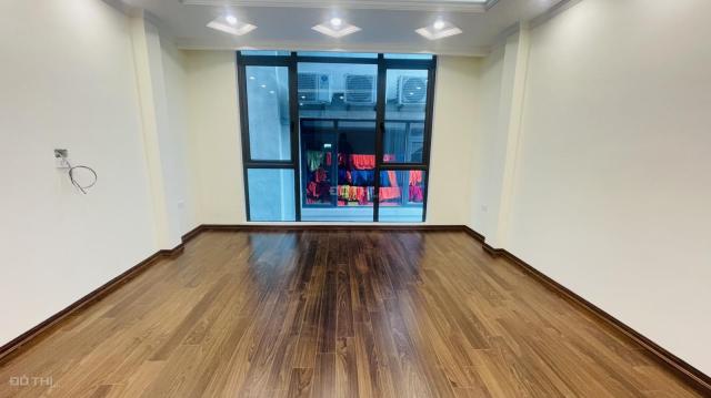 Ngõ thông kinh doanh 38m2x6T thang máy, NT hiện đại, sang trọng Lạc Long Quân, Tây Hồ giá 6,8 tỷ