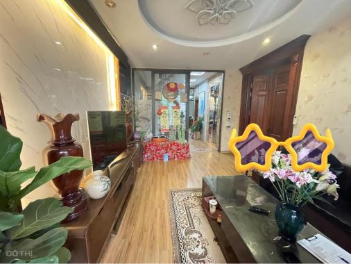 Quá gấp giảm 1,3 tỷ để bán luôn, nhà 80m2 xây 5 tầng, khu vực VIP Việt Hưng - đường đôi vỉa hè
