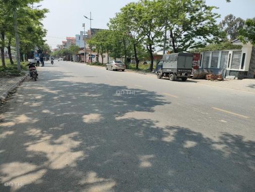 Nhà 2 tầng đẹp, đường ô tô tránh diện tích 100m2 mặt tiền 7 m ngay cạnh gần ngay ngã 3 chợ