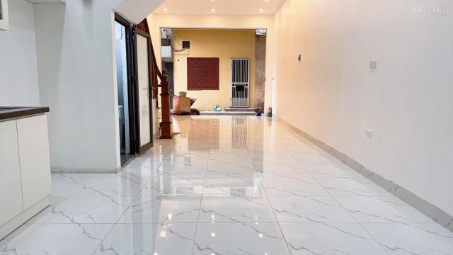 Cần bán gấp nhà phân lô phố vip ngõ 199 Trần Quốc Hoàn 48m2, 4T, 2 mặt ô tô tránh, kinh doanh