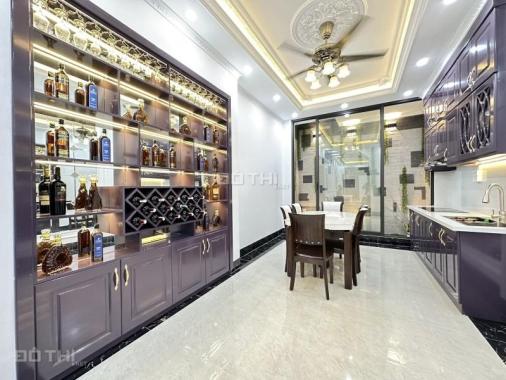 Nhà mới, ở luôn phố Thịnh Quang, DT 45m2 x 5 tầng, full nội thất. 0338080356