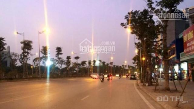 Cần bán gấp nhà đất mặt phố Võ Chí Công Hoàng Quốc Việt Nghĩa Đô Cầu Giấy dt 180 m2 giá 72 tỷ