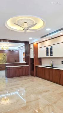 Bán Nhà Quận Cầu Giấy, tòa văn phòng 8 tầng 80m2 29 tỷ , kinh doanh, vỉa hè, nội thất nhập.