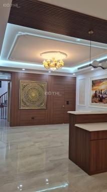 Bán Nhà Quận Cầu Giấy, tòa văn phòng 8 tầng 80m2 29 tỷ , kinh doanh, vỉa hè, nội thất nhập.