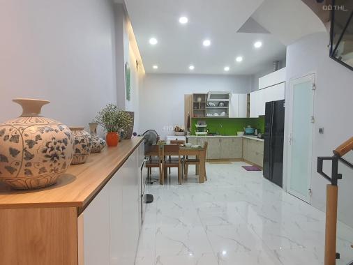 Nhà đẹp ở Vĩnh Hưng, Lô góc 3 thoáng, Ô tô vào nhà, Kinh Doanh, 90m2, 6.95 tỷ