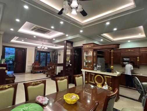 Biệt thự sân vườn, bể cá Koi đẳng cấp tại Cầu Giấy, 190m2, 4 tầng, 32 tỷ