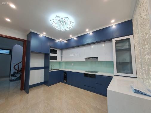 Cần bán gấp nhà phố Duy Tân 60m2, 7T, thang máy full nội thất, 3 thoáng,ô tô,  kinh doanh sầm uất