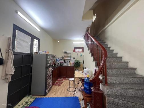 Nhà rẻ - Hiếm có khó tìm. DT: 30m x 4T dân xây kiên cố như mới, 3 mặt thoáng, giá chỉ 2.45 tỷ, TL