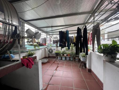 Nhà rẻ - Hiếm có khó tìm. DT: 30m x 4T dân xây kiên cố như mới, 3 mặt thoáng, giá chỉ 2.45 tỷ, TL