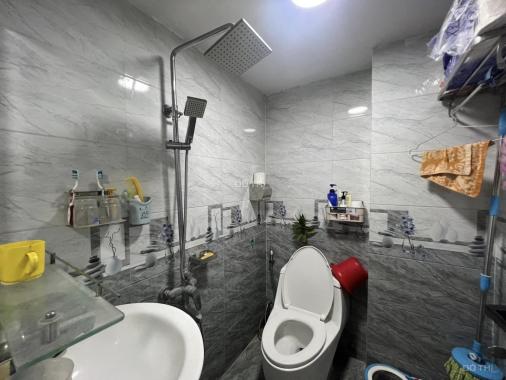 Nhà rẻ - Hiếm có khó tìm. DT: 30m x 4T dân xây kiên cố như mới, 3 mặt thoáng, giá chỉ 2.45 tỷ, TL