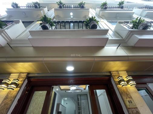 Chính chủ bán nhà DT 35,6m2 * 5T, khu phân lô đường Bạch Đằng, quận Hoàn Kiếm, 2 mặt thoáng