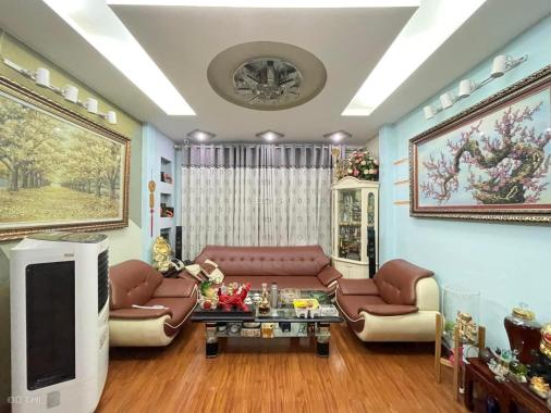 Bán Nhà Hoàng Cầu 6 tầng, ở ngay- 50m2 giá 6 tỷ- Gần Ô tô, Nhà tự Xây tâm huyết.