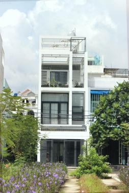 Cần bán một căn nhà ở đường 2E đối diện công viên khu Nam Hùng Vương diện tích 4,5 x 20 giá 9,1 tỷ