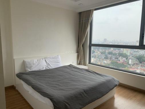 Cần cho thuê nhanh căn hộ 3 phòng ngủ Vinhomes Nguyễn Chí Thanh, dt 118m2, đủ đồ giá chỉ 28tr