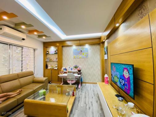 Nhà đẹp Đống Đa, 10m ra phố, ô tô đỗ cổng, tặng nội thất, 50m2 giá 7 tỷ