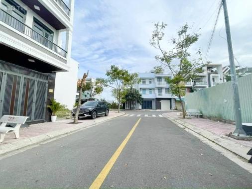 Nhà 3 tầng khu đô thị Hà Quang 2 giá rất ngợp giá 4,2 tỷ