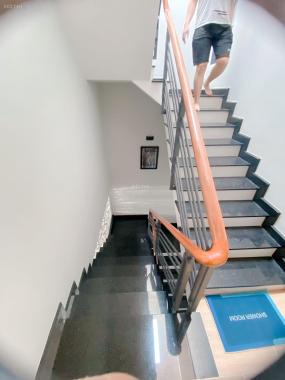 Bán gấp nhà hẻm 4m Xóm Chiếu, P14, Q4, 100m2, 6 lầu, chỉ 8,3 tỷ!