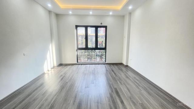 Chính chủ cần bán nhà gấp ngõ 209 Đội Cấn 50 m2 x 5 t còn đẹp thoáng sau giá 5,5 tỷ