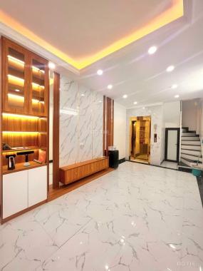 TRÁI TIM #QUẬN_HOÀNG_MAI. #PHỐ_ĐỀN_LỪ. GARA. THANH MÁY. Ô TÔ TRÁNH NHAU. DT 42M X6T X 4M