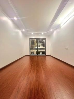 TRÁI TIM #QUẬN_HOÀNG_MAI. #PHỐ_ĐỀN_LỪ. GARA. THANH MÁY. Ô TÔ TRÁNH NHAU. DT 42M X6T X 4M