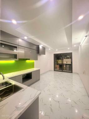 TRÁI TIM #QUẬN_HOÀNG_MAI. #PHỐ_ĐỀN_LỪ. GARA. THANH MÁY. Ô TÔ TRÁNH NHAU. DT 42M X6T X 4M