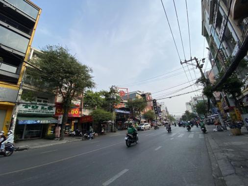 Cho thuê tòa nhà 176 Nguyễn Gia Trí, Q. Bình Thạnh. DTSD: 700m2, 6 tầng thang máy