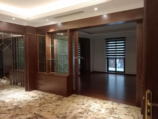 Cần bán gấp nhà tại ngõ 195 Đội Cấn Liễu Gia Đội Cấn Ba Đình dt 82 m2 giá 16,5 tỷ