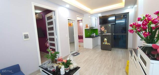 Bán chung cư phố Hào Nam, Đống Đa, căn góc, 50m2, 2 ngủ đẹp full nội thất, có sổ