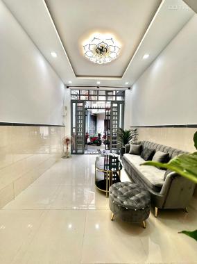 Nhà ba tầng 42m ngay trung tâm giap bình thạnh