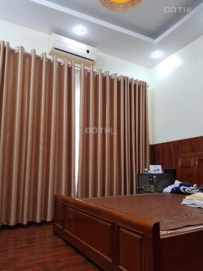 Bán nhà, Thái Thịnh mặt phố, cần tiền giảm 2.8 tỷ còn 16 ty,54m,6T.