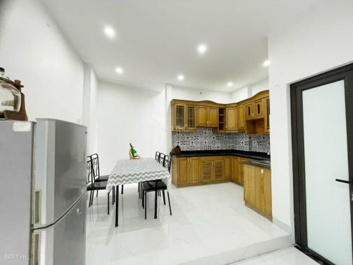 Nhà phố Nguyễn Khánh Toàn, phân lô đẹp, ô tô 10m, 43m2 giá 5.5 tỷ