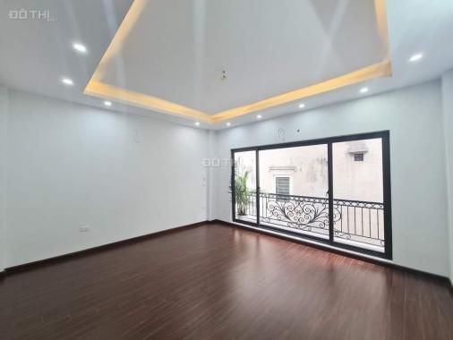 Bán nhà Kim Đồng, 50m2 x 5T x 5.8 tỷ, ô tô - gần phố