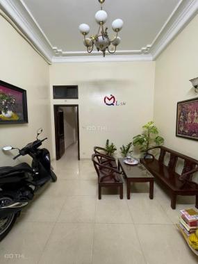 Bán nhà Trần Quốc Hoàn, Cầu Giấy, thoáng, dân trí cao, 41m2, 4 tầng, 8,4 tỷ