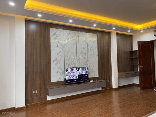 Cần bán gấp nhà mặt phố Trần Quốc Vượng. DT: 44 m2, 7 tầng, mặt tiền 5m. Giá chỉ 21,5 tỷ