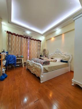Bán nhà Nguyễn Khánh Toàn, DT 40m2x6T, MT 4m - 6 ngủ - nở hậu - ô tô tránh đỗ 50m (7. X tỷ)