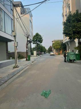 Bán đất đấu giá DT 82.5m2 MT 6m ngay trường CĐ FPT