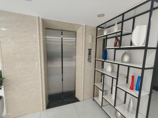 Cần bán tòa nhà văn phòng mặt đường Nguyễn Cơ Thạch. DT: 158m2, 9 tầng. Giá chỉ 83 tỷ