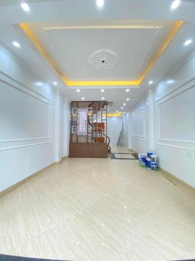 Bán nhà Nam Dư, 45m2, 5 tầng, 6 PN, giá nhỉnh 4 tỷ, có thương lượng, gần ô tô