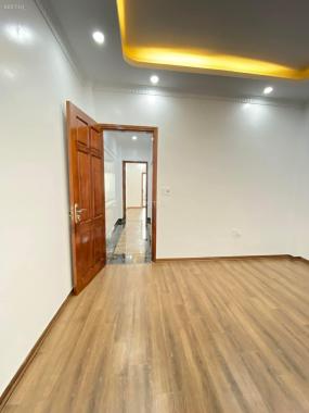 Bán nhà Nam Dư, 45m2, 5 tầng, 6 PN, giá nhỉnh 4 tỷ, có thương lượng, gần ô tô