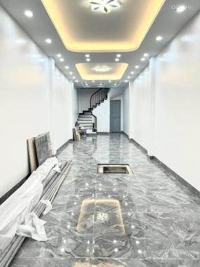 Bán nhà Nam Dư, 40m2 x 5T x 4 tỷ, ô tô cách 20m - nhà đẹp