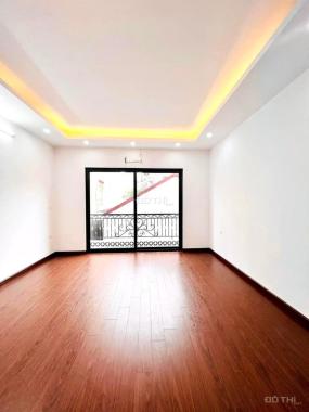 Bán nhà Nam Dư, 40m2 x 5T x 4 tỷ, ô tô cách 20m - nhà đẹp