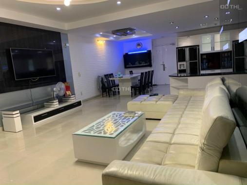 Bán căn hộ chung cư Phú Nhuận 144 m2, mặt tiền đường Phan Đăng Lưu, giá 6.49 tỷ, sổ hồng đầy đủ
