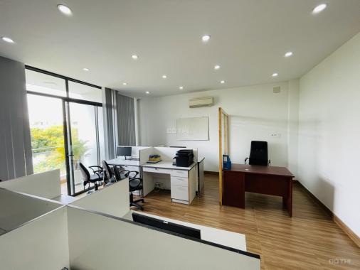 Mặt bằng văn phòng kèm tầng thượng tại KĐT Vạn Phúc, có sẵn nội thất, giá tốt